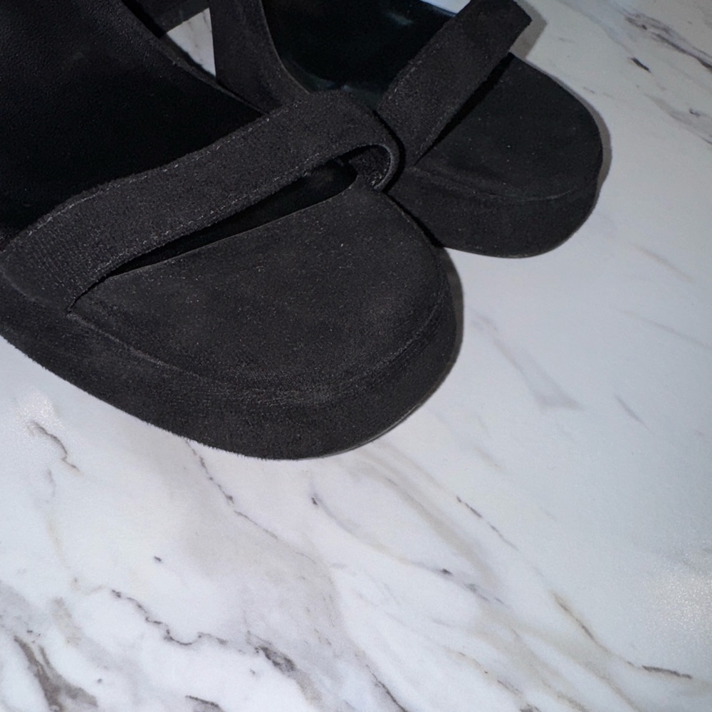 Chic Black Women's Block Heels - Picture 8 of 8